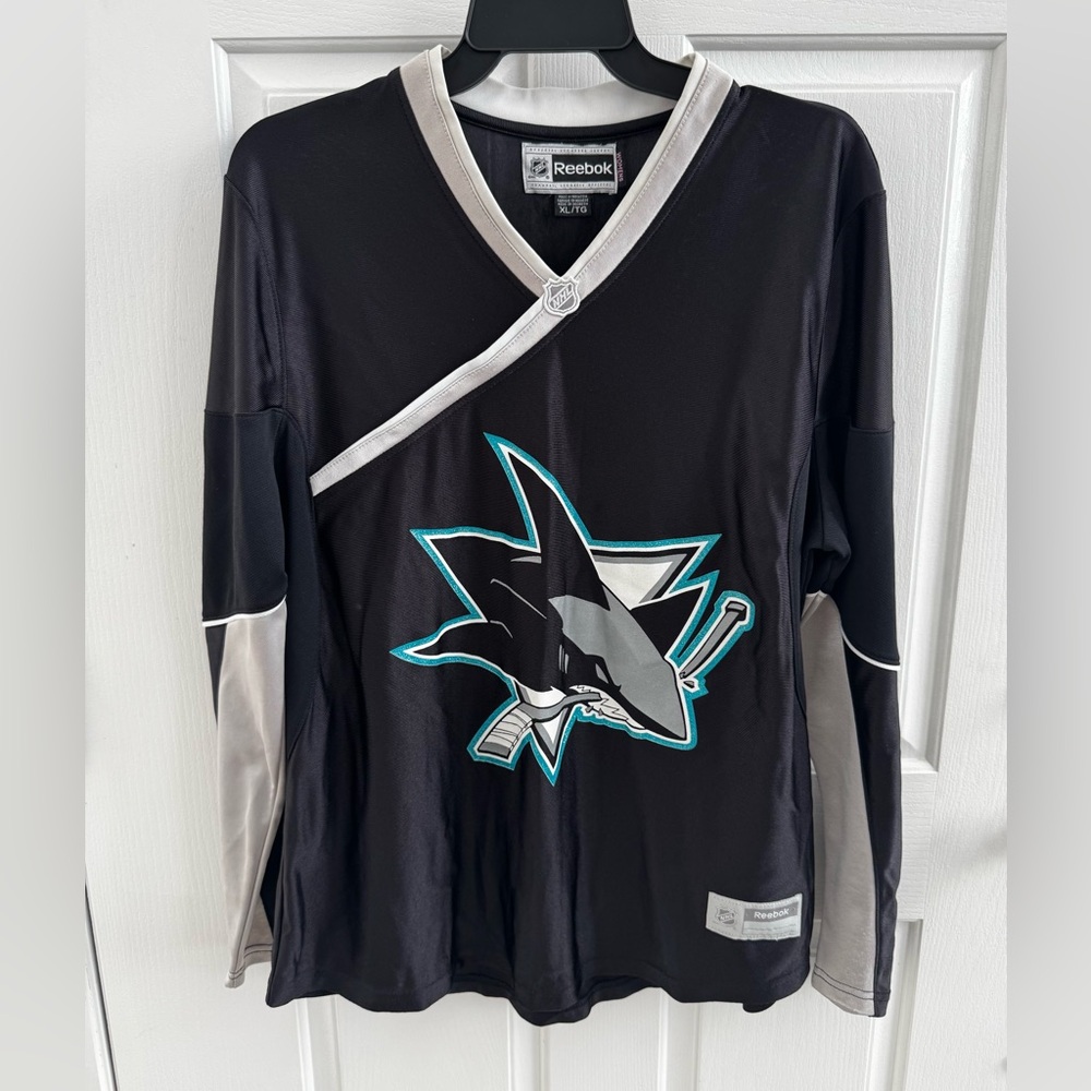 Reebok Black and White Women's XL San Jose Sharks Jersey